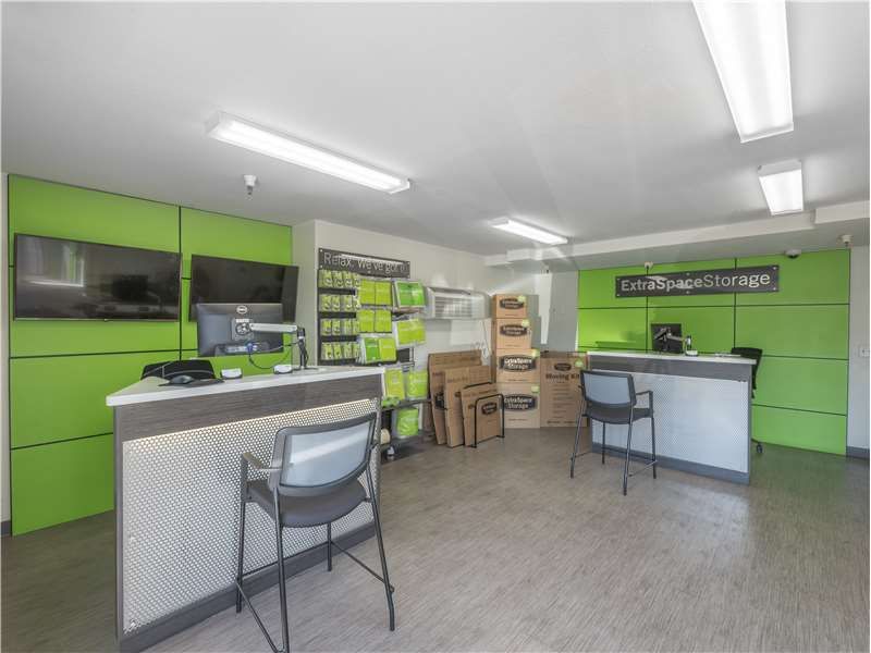 20×10 Self Storage Unit in Santa Rosa, CA 2053 W Steele Ln Santa Rosa, California 3