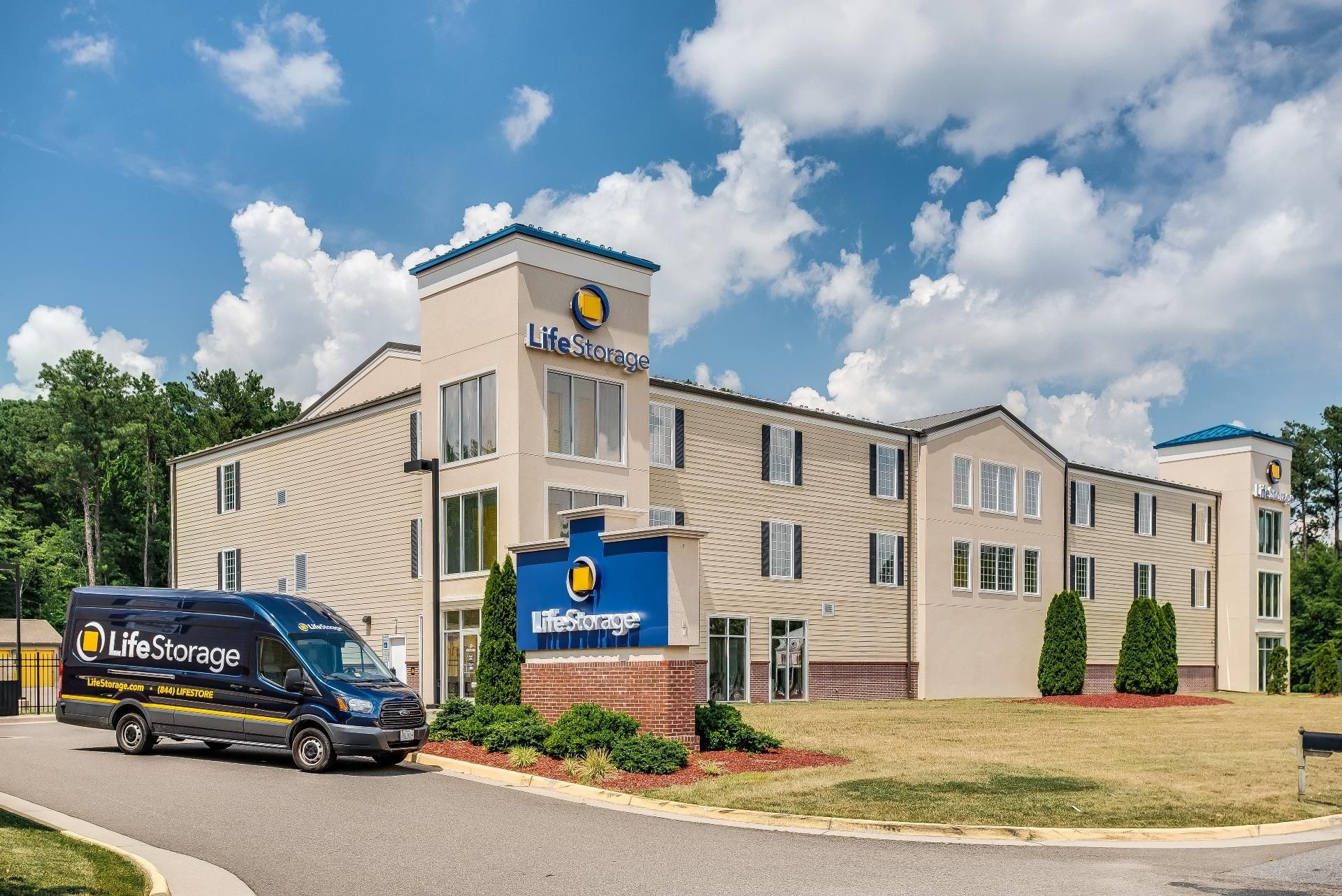 20×10 Garage in Midlothian, VA 3830 N Bailey Bridge Rd Midlothian, Virginia