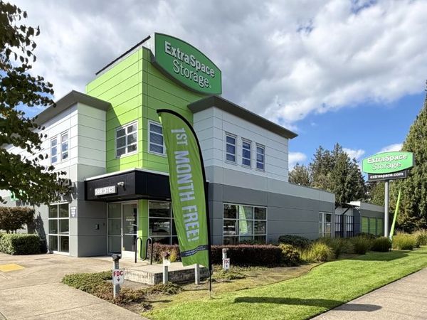 Extra Space Storage facility at 16705 SW Pacific Hwy - Tigard, OR