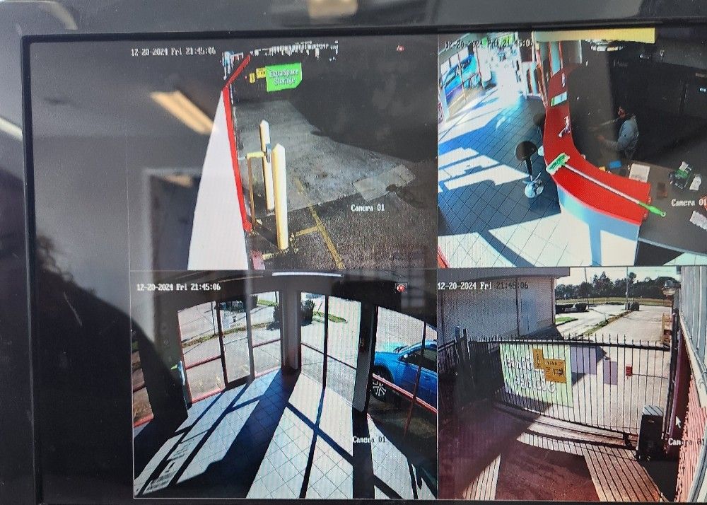 Extra Space Storage  6045 Fairmont Pkwy in Pasadena, TX