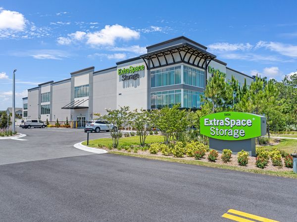 Extra Space Storage facility at 5404 S Williamson Blvd - Port Orange, FL