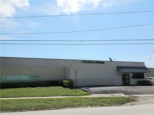 Extra Space Storage facility at 17531 NW 2nd Ave - Miami, FL