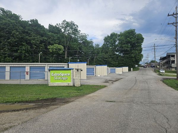 Extra Space Storage facility at 1054 W 2nd St - Madison, IN