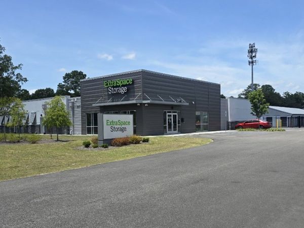 Extra Space Storage facility at 1205 Central Ave - Summerville, SC