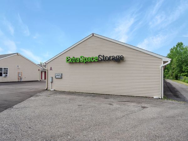 Extra Space Storage facility at 1406A Route 9 - Clifton Park, NY