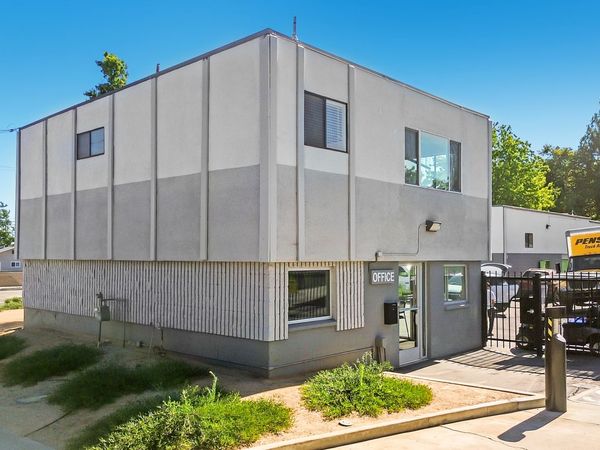 Extra Space Storage facility at 525 W Arrow Hwy - Claremont, CA