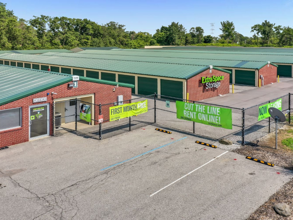 Extra Space Storage facility at 2255 S Raceway Rd - Indianapolis, IN