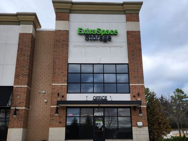 Extra Space Storage facility at 13753 Manchester Rd - Manchester, MO