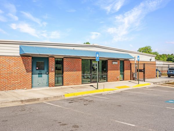 Extra Space Storage facility at 1868 Highway 85 N - Fayetteville, GA