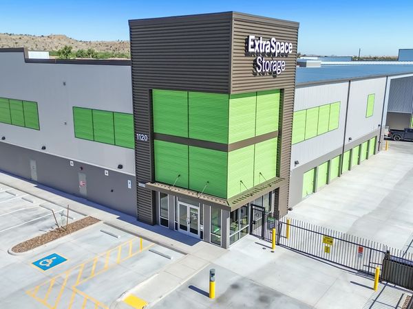 Extra Space Storage facility at 1120 W Beta St - Green Valley, AZ