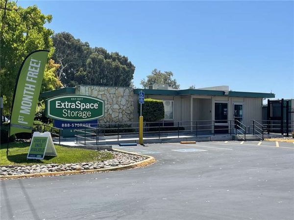 Extra Space Storage facility at 1700 De La Cruz Blvd - Santa Clara, CA