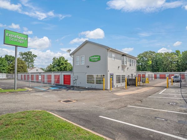 Extra Space Storage facility at 5868 Jefferson Ave - Newport News, VA