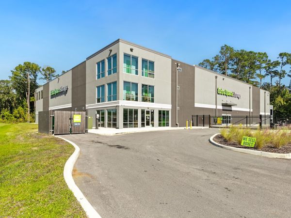 Extra Space Storage facility at 1729 Verdad St - Green Cove Springs, FL