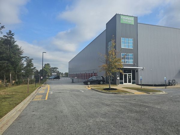Extra Space Storage facility at 2613 Woodruff Rd - Simpsonville, SC