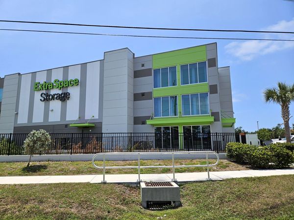 Extra Space Storage facility at 626 S Tamiami Trl - Osprey, FL