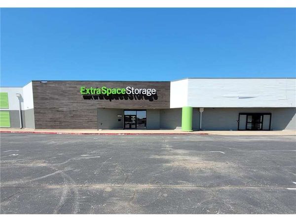 Extra Space Storage facility at 14009 E 21st St - Tulsa, OK