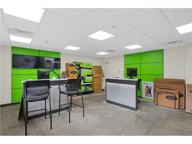 5×5 Self Storage Unit in Woburn, MA 15 Olympia Ave Woburn, Massachusetts 3