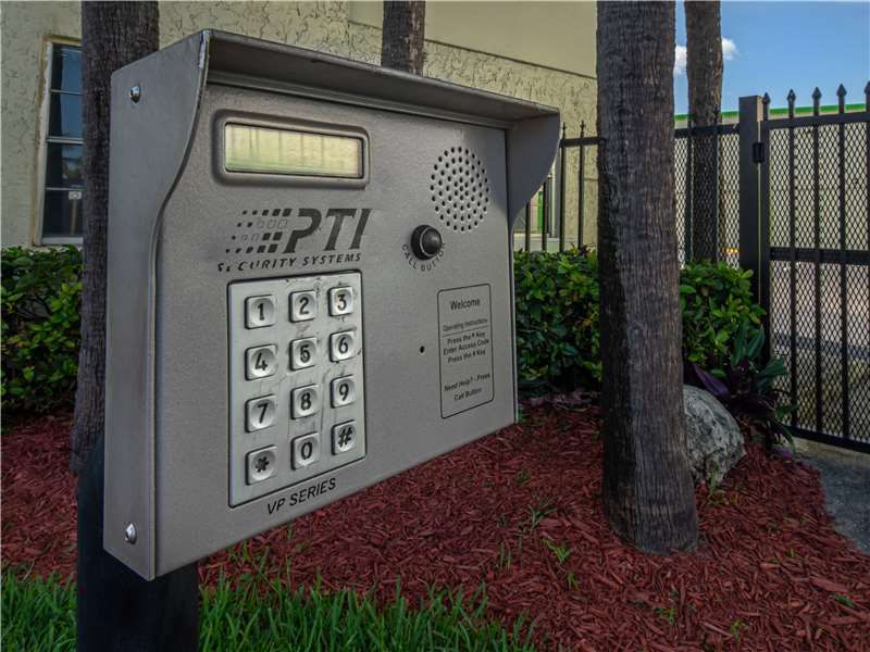 4×4 Self Storage Unit in Fort Lauderdale, FL 3901 W Sunrise Blvd Fort Lauderdale, Florida 2