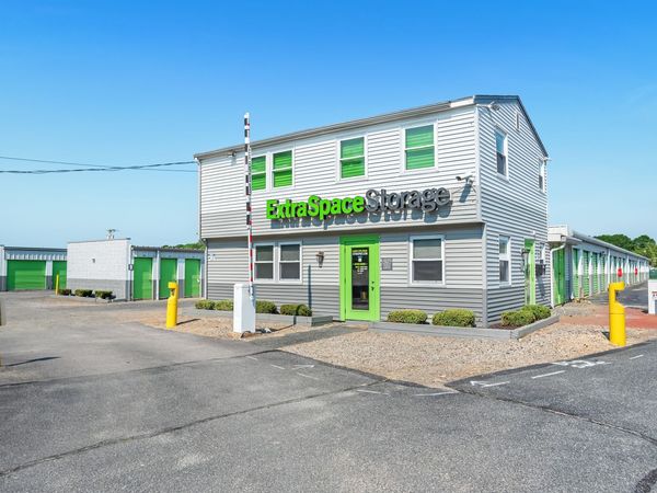 Extra Space Storage facility at 630 MacArthur Blvd - Pocasset, MA