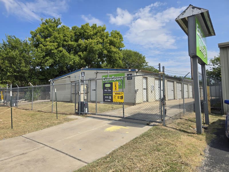 Storage Units in Austin, TX at 1004 S Meadows Dr | Extra Space Storage