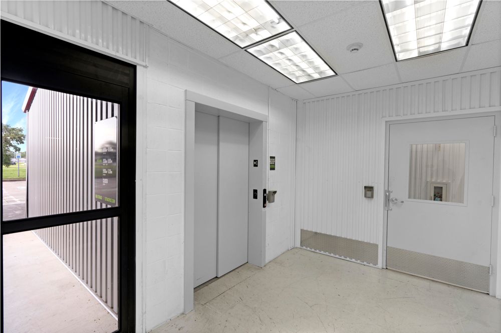 Extra Space Storage  555 Gemini Ave in Webster, TX
