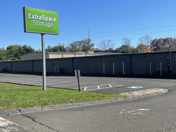 Extra Space Storage facility at 30 Stillman Rd - North Haven, CT
