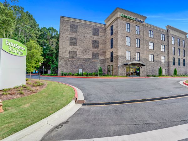 Extra Space Storage facility at 331 Chastain Rd NW - Kennesaw, GA