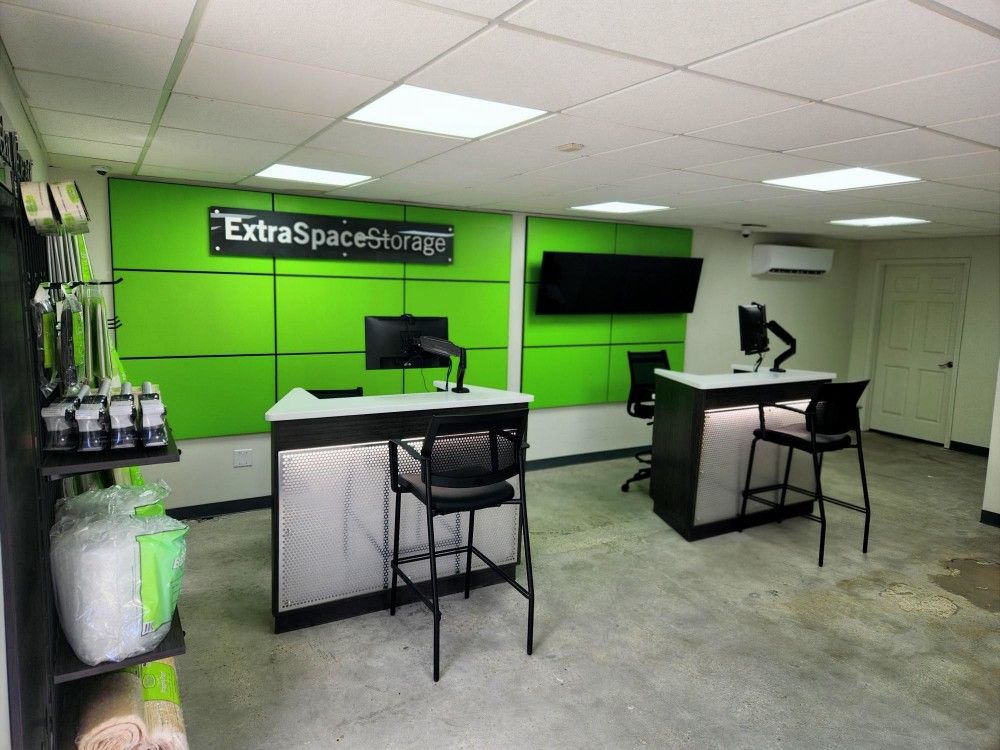 Extra Space Storage in Baton Rouge, LA  7375 Airline Hwy 3