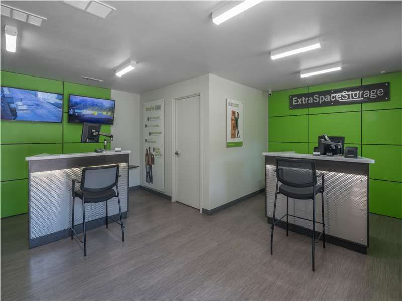 Extra Space Storage  3175 N Germantown Rd in Memphis, TN