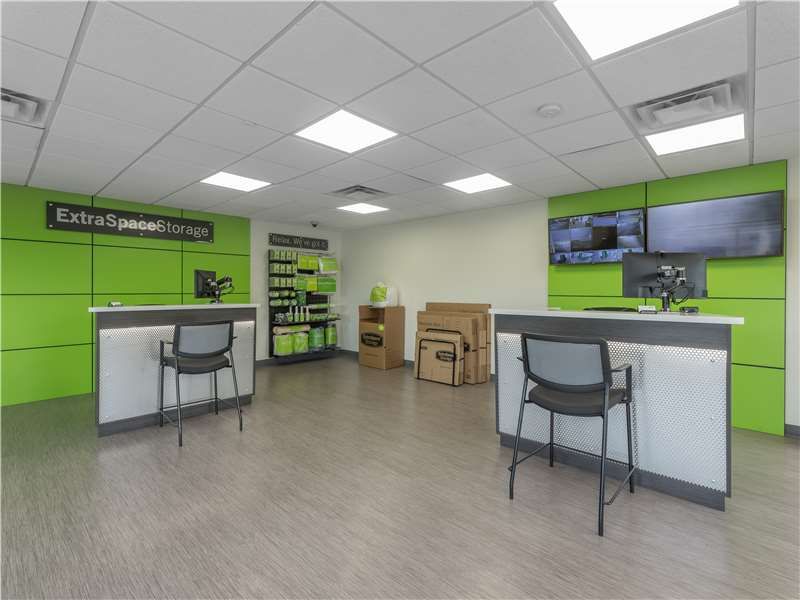 5×5 Self Storage Unit in Baltimore, MD 5910 Moravia Rd Baltimore, Maryland 3