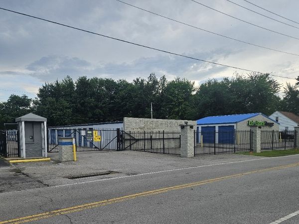 Extra Space Storage facility at 245 W Main St - Hanover, IN