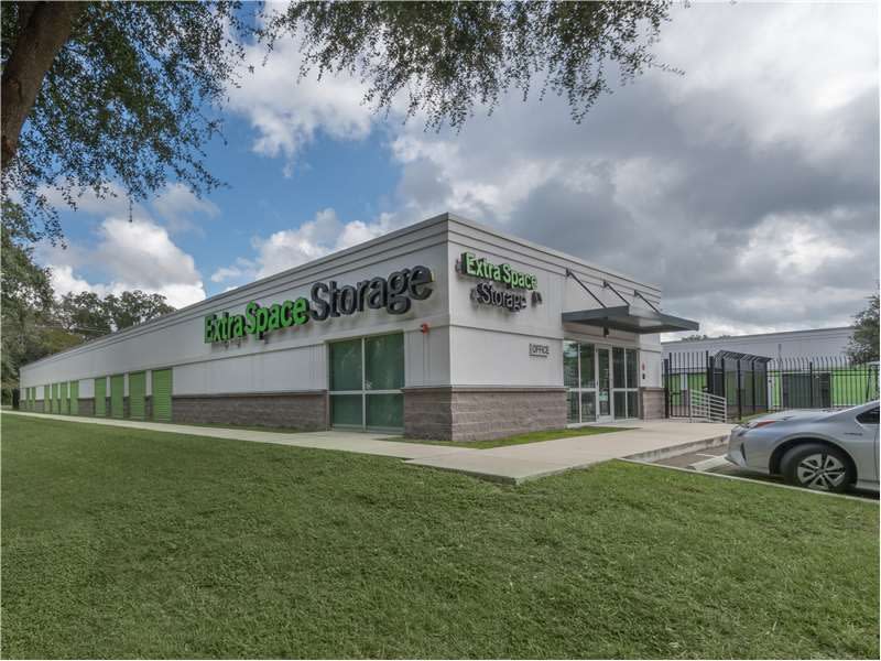 Storage Units in Riverview, FL at 7018 US-301 | Extra Space Storage