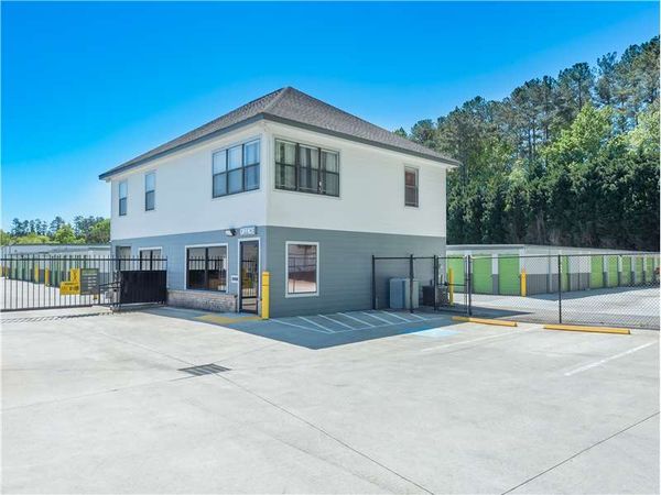 Extra Space Storage facility at 3360 Dogwood Ln - Acworth, GA