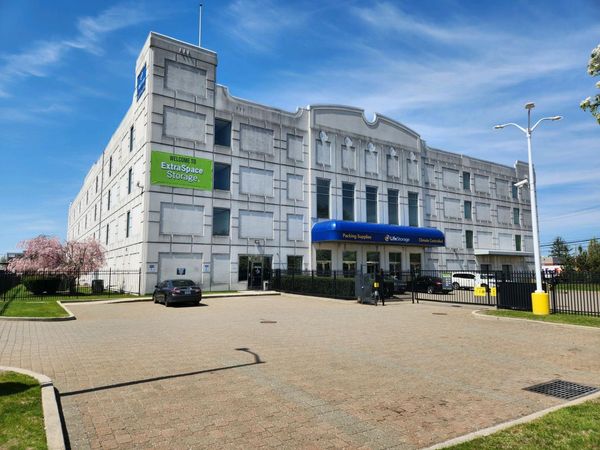 Extra Space Storage facility at 65 W John St - Hicksville, NY