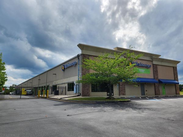 Extra Space Storage facility at 1341 Route 37 W - Toms River, NJ