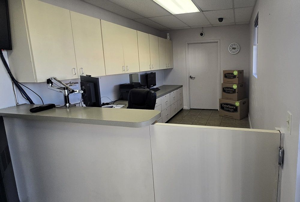 20×10 Self Storage Unit in San Antonio, TX 2235 S WW White Rd San Antonio, Texas 3