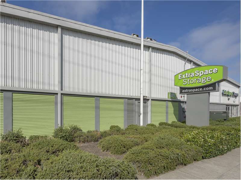 Extra Space Storage  6401 San Leandro St in Oakland, CA
