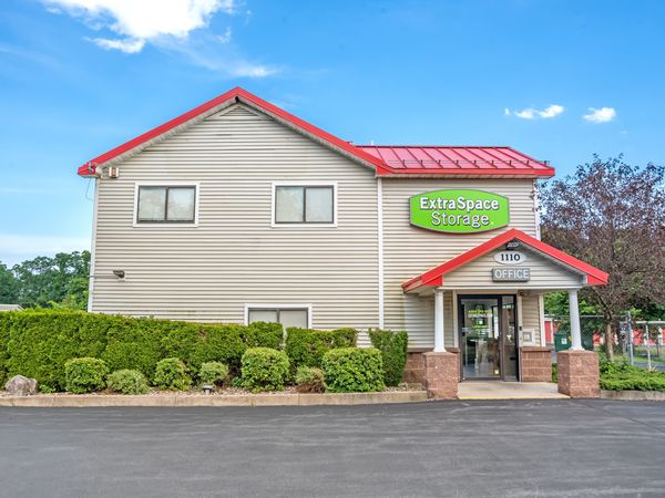 Extra Space Storage facility at 1110 Altamont Ave - Schenectady, NY