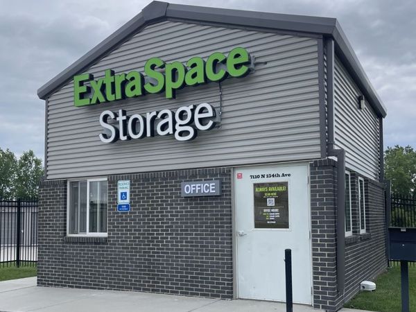 Extra Space Storage facility at 7110 N 154th Ave - Omaha, NE