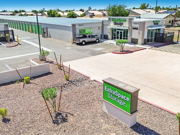 Extra Space Storage facility at 12500 N 75th Ave - Peoria, AZ