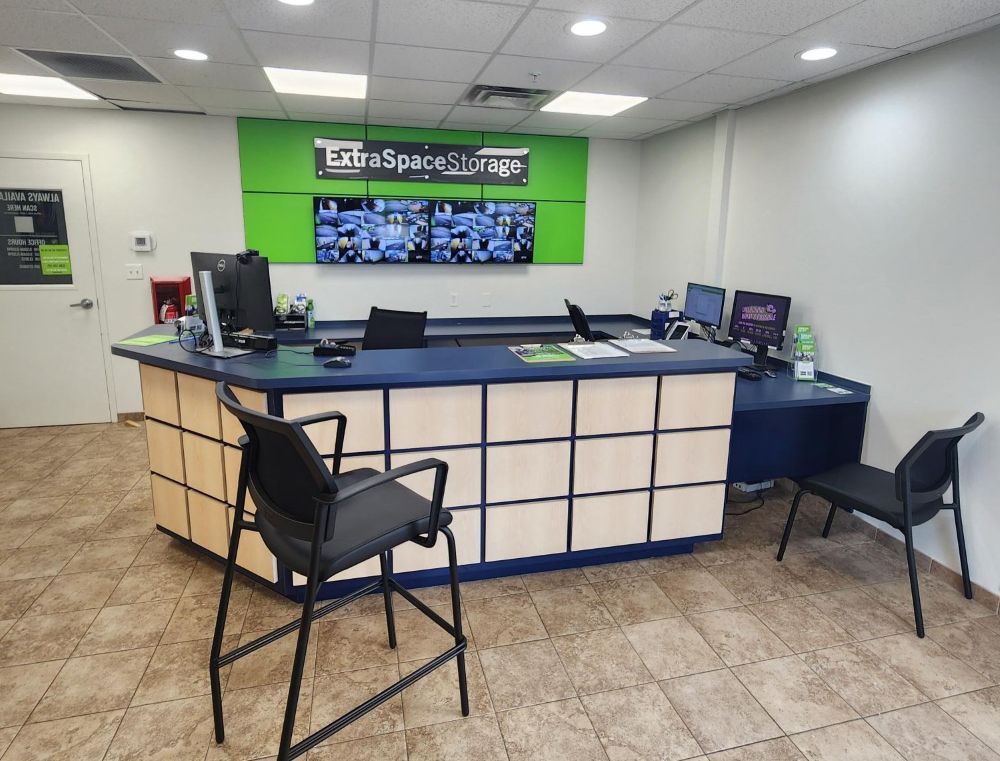 10×25 Self Storage Unit in Virginia Beach, VA 597 Central Dr Virginia Beach, Virginia 3