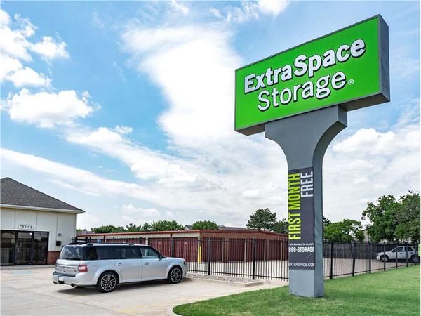 Extra Space Storage facility at 9111 N MacArthur Blvd - Oklahoma City, OK