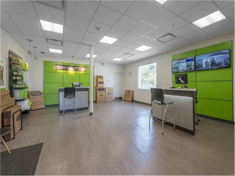 Extra Space Storage  195 Bear Hill Rd in Waltham, MA