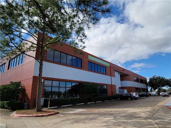 Extra Space Storage facility at 555 Gemini Ave - Houston, TX