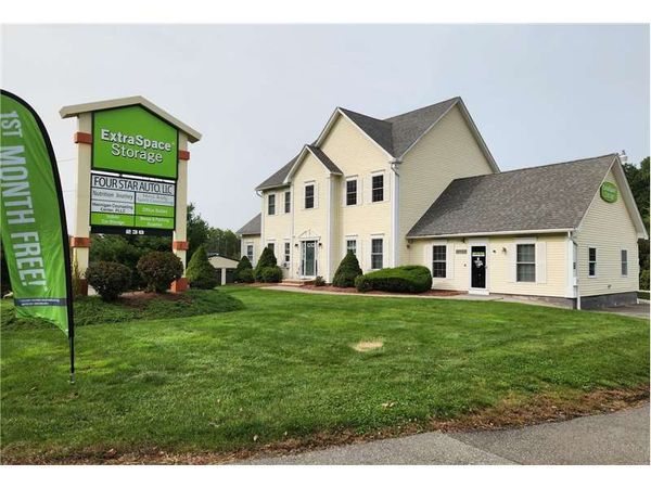 Extra Space Storage facility at 230 Rockingham Rd - Derry, NH