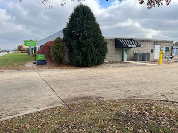 Extra Space Storage facility at 2809 Lager Dr - Champaign, IL