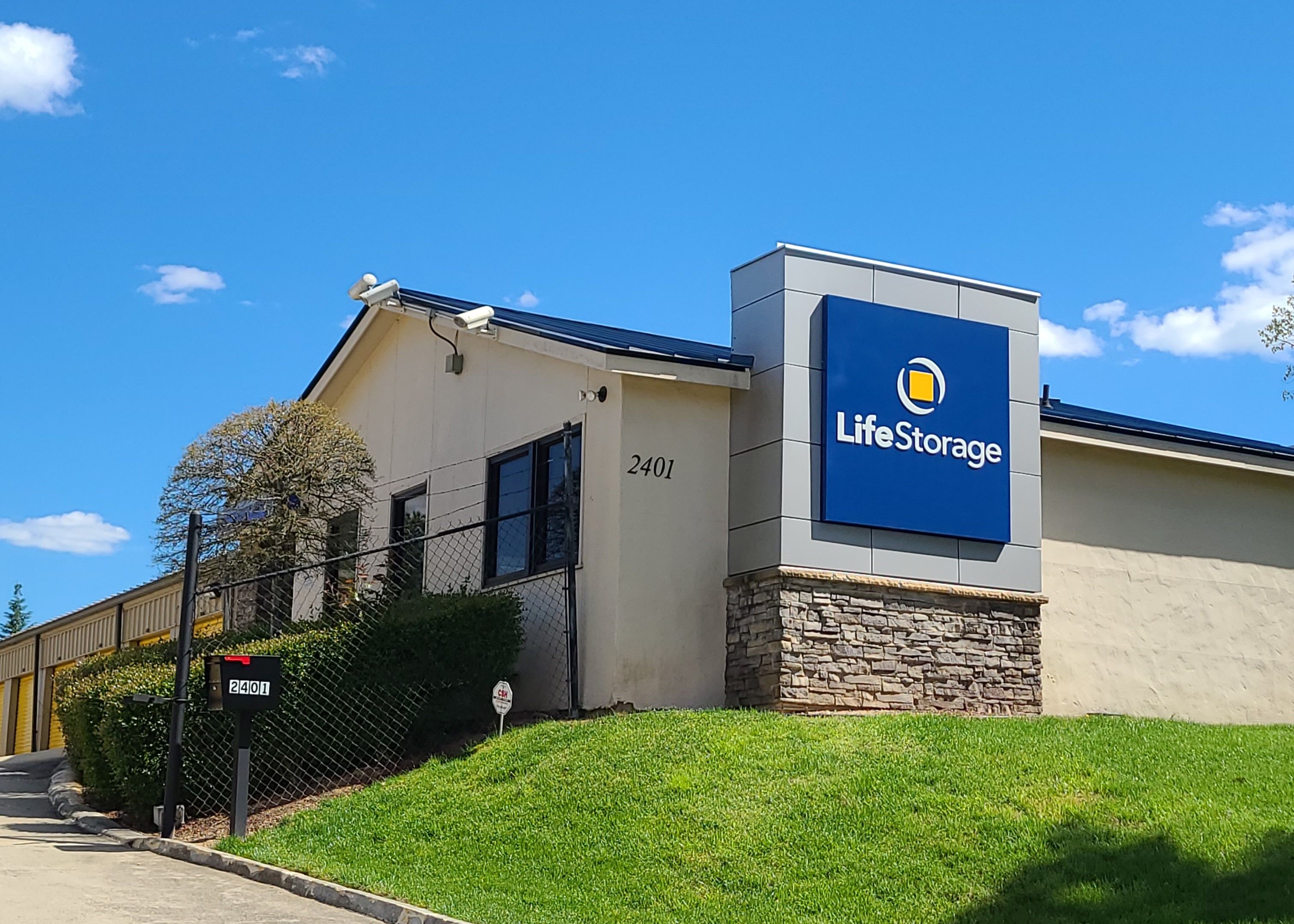 Extra Space Storage  2401 S Wilmington St in Raleigh, NC