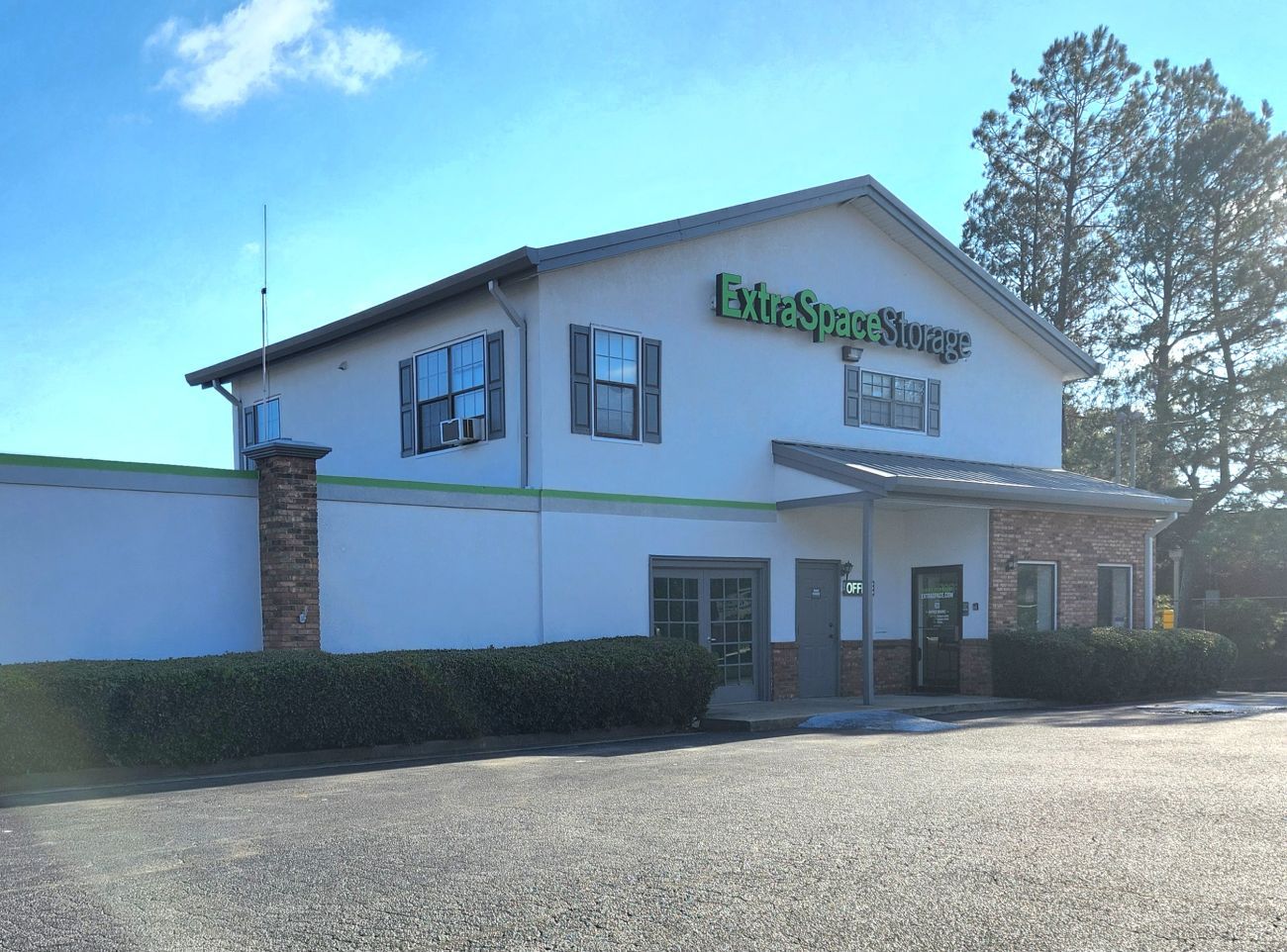 Extra Space Storage in Stockbridge, GA  5334 N Henry Blvd