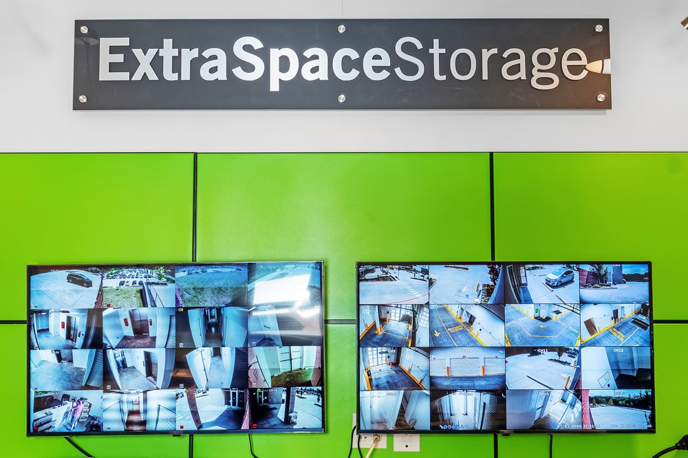 Extra Space Storage  10461 Manchester Rd in St Louis, MO