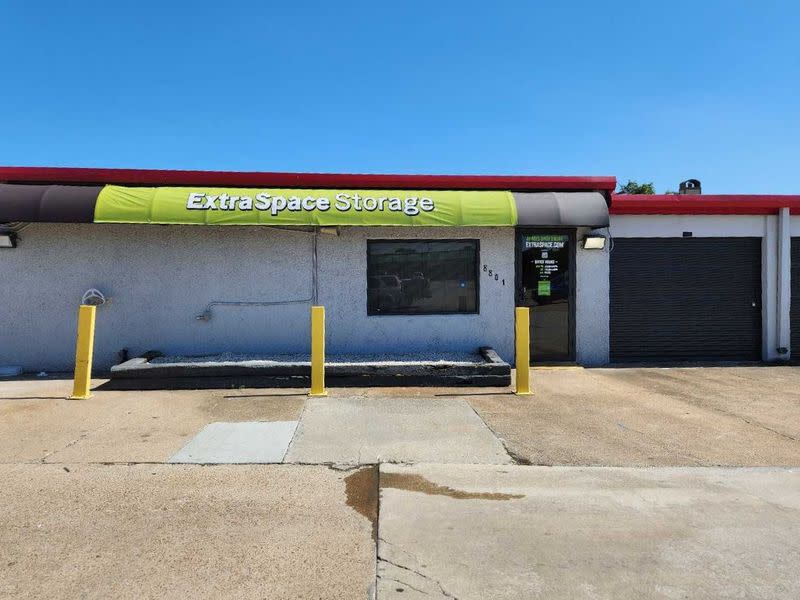 Storage Units in Houston, TX at 8801 Boone Rd | Extra Space Storage